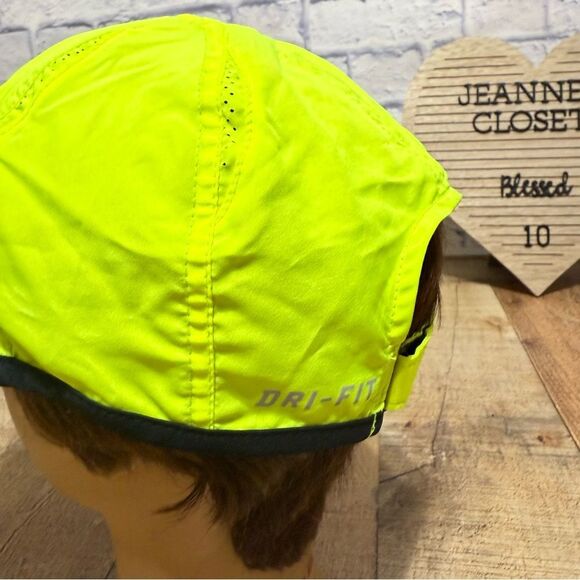 NIKE FeatherLight Cap Hat Dri Fit Running Tennis Volt Neon Lime Green Yellow